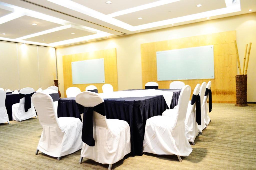 Casa Inn Business Hotel Celaya Kültér fotó