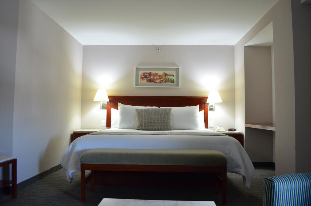 Casa Inn Business Hotel Celaya Kültér fotó